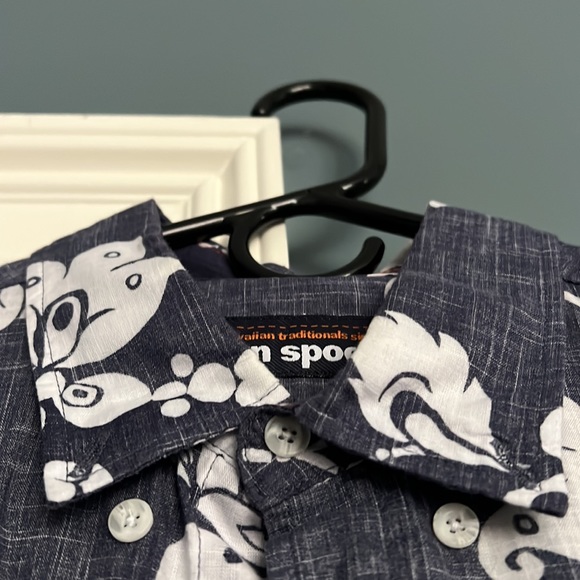 Purchased in Hawaii excellent condition. Reyn Spooner Hawaiian print. - Picture 4 of 6